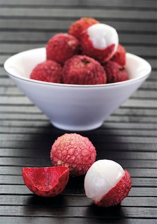 Litchi dans un bol Photographie de stock - Premium Libres de Droits, Code: 628-02062451