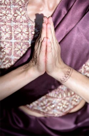 simsearch:628-02953986,k - Darkhaired Woman in a Saree has her Hands folded - Tradition - Supplication Stock Photo - Premium Royalty-Free, Code: 628-02954046