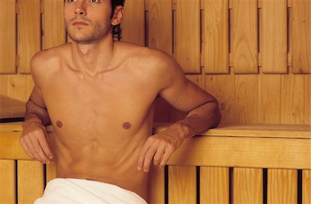 simsearch:628-02954783,k - Homme foncés au repos ses bras sur un bois banc - chaleur - Sauna - Wellness Photographie de stock - Premium Libres de Droits, Code: 628-02954748