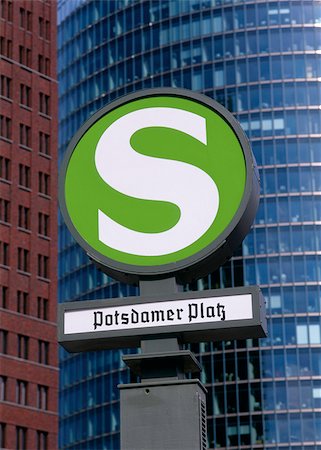 simsearch:628-02953777,k - Urban railway sign at Potsdamer Platz, Berlin, Germany Foto de stock - Sin royalties Premium, Código: 628-02953838