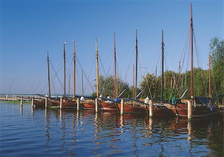 Bateaux de danille dans le port, Wustrow, Mecklembourg-Poméranie occidentale, Allemagne Photographie de stock - Premium Libres de Droits, Code: 628-02953861