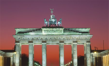 quadriga - Porte de Brandebourg, la nuit, Berlin, Allemagne Photographie de stock - Premium Libres de Droits, Code: 628-02953895