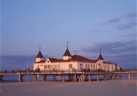 Ahlbeck Pier, Usedom, Mecklenburg-Western Pomerania, Germany Stock Photo - Premium Royalty-Free, Code: 628-02953914