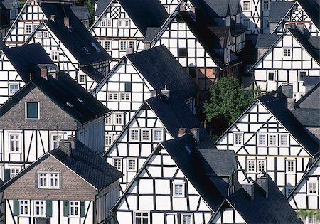 répétition - Timber-framed houses, Freudenberg in Siegerland, North Rhine-Westphalia, Germany Foto de stock - Sin royalties Premium, Código: 628-02953934