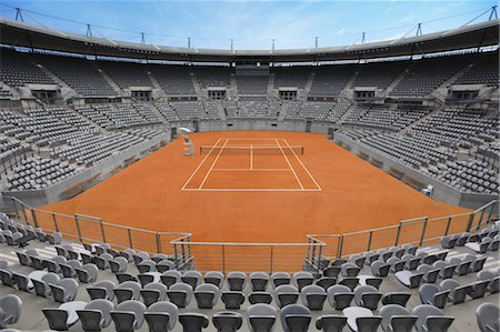 empty bleachers - Vue d'ensemble d'argile de tennis Photographie de stock - Premium Libres de Droits, Code: 622-05602804