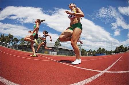simsearch:614-07234798,k - Female Runners on Racing Track Foto de stock - Sin royalties Premium, Código: 622-05602914