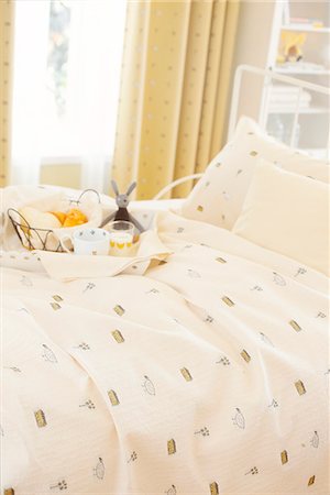 Breakfast On Bed Foto de stock - Sin royalties Premium, Código: 622-06009524