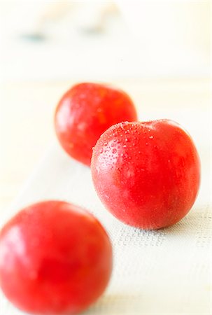 simsearch:649-06352886,k - Rote Tomaten Stockbilder - Premium RF Lizenzfrei, Bildnummer: 622-06009590