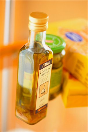 Bottle Of Olive Oil Stock Photo - Premium Royalty-Free, Code: 622-06009607