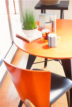 Contemporary Table And Chair Stock Photo - Premium Royalty-Free, Code: 622-06009632