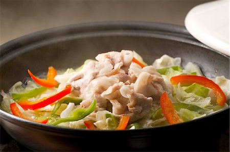 eating vegetarian food - Vegetables In Frying Pan Stock Photo - Premium Royalty-Free, Code: 622-06009912