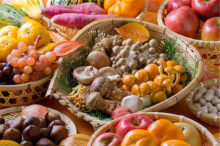 simsearch:700-06714130,k - Full Frame Of Various Fruits And Vegetables Stock Photo - Premium Royalty-Free, Code: 622-06009924