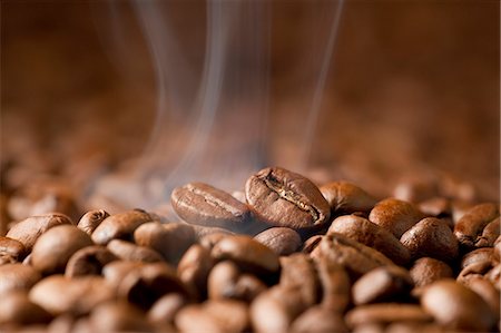 food close ups roast - Hot Coffee Bean Stock Photo - Premium Royalty-Free, Code: 622-06009972