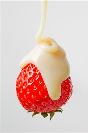 derretimiento - Butter On Strawberry Foto de stock - Sin royalties Premium, Código: 622-06010034