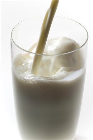 simsearch:6113-06497981,k - Glass Of Milk Foto de stock - Sin royalties Premium, Código: 622-06010090