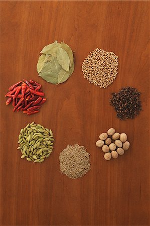 simsearch:633-02345764,k - Variety Of Spices In Wooden Table Stock Photo - Premium Royalty-Free, Code: 622-06164000