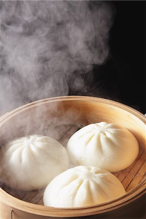 smoke on black - Steamed Dumpling Stock Photo - Premium Royalty-Free, Code: 622-06163875