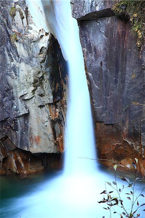 falling nature - Beautiful View Of Waterfall Stock Photo - Premium Royalty-Free, Code: 622-06190816