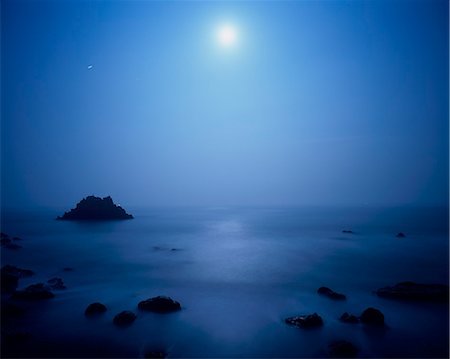 eternity - Moon Over Coast Stock Photo - Premium Royalty-Free, Code: 622-06191094