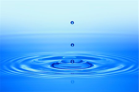 Water droplet and ripples Foto de stock - Sin royalties Premium, Código: 622-06370005