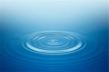 photography water ripples circles - Ripple in the water Stock Photo - Premium Royalty-Free, Code: 622-06370003