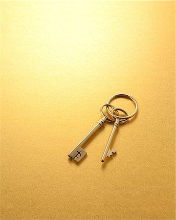 simsearch:622-06370035,k - Two golden keys Stock Photo - Premium Royalty-Free, Code: 622-06370034