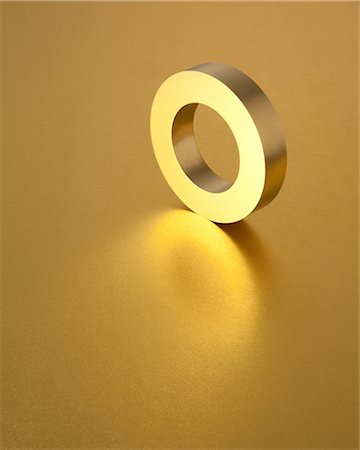 shiny - Gold ring Stock Photo - Premium Royalty-Free, Code: 622-06370030