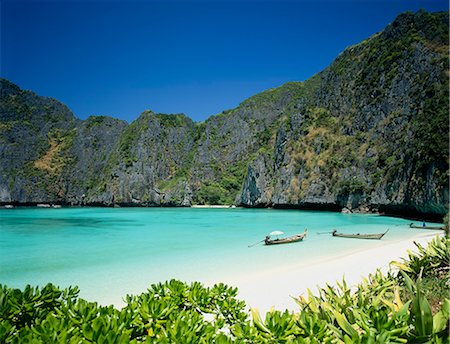 sea thailand - Clean water Maya beach Stock Photo - Premium Royalty-Free, Code: 622-06370173