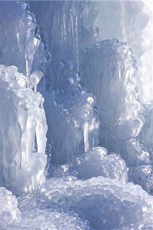 stalactite (de glace) - Icicles in Yamanashi Prefecture Foto de stock - Sin royalties Premium, Código: 622-06398213