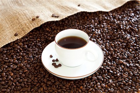 Coffee cup and coffee beans Foto de stock - Sin royalties Premium, Código: 622-06439658