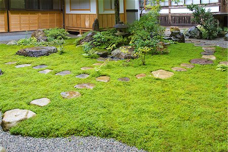 stone and garden - Traditional Japanese garden in Takayama, Gifu Prefecture Stock Photo - Premium Royalty-Free, Code: 622-06439869