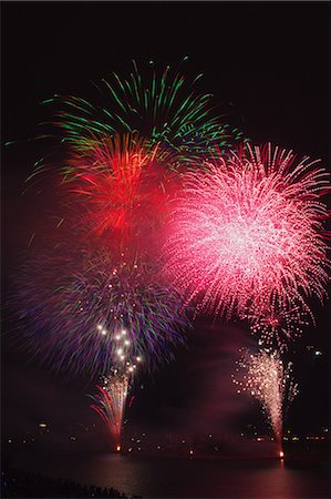 feu d'artifice - Feux d'artifice Photographie de stock - Premium Libres de Droits, Code: 622-06439863