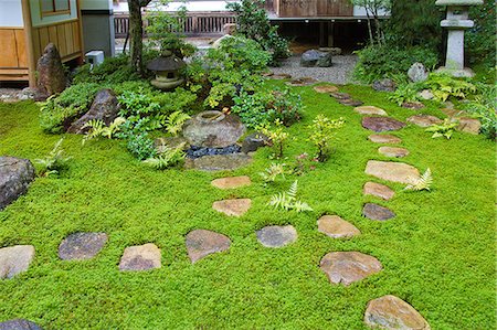 stone and garden - Traditional Japanese garden in Takayama, Gifu Prefecture Stock Photo - Premium Royalty-Free, Code: 622-06439870