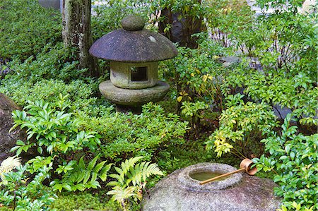 Traditional Japanese garden in Takayama, Gifu Prefecture Foto de stock - Sin royalties Premium, Código: 622-06439871