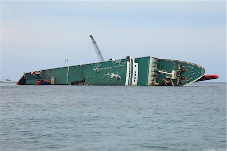 strand (bay of islands, new zealand) - Shipwrecked ferry in Kumano, Mie Prefecture Stock Photo - Premium Royalty-Free, Code: 622-06487018