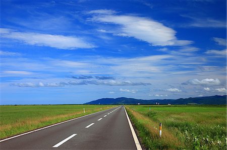 Road through the countryside, Hokkaido Stock Photo - Premium Royalty-Free, Code: 622-06487156