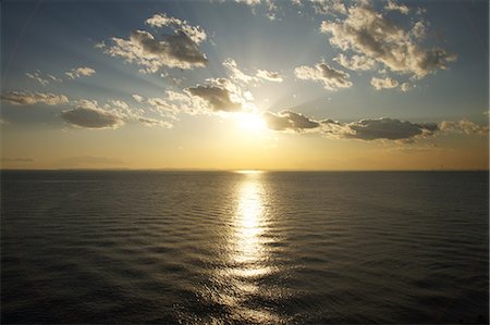 Sea at sunset at Tokyo Bay, Chiba Prefecture Photographie de stock - Premium Libres de Droits, Code: 622-06487224