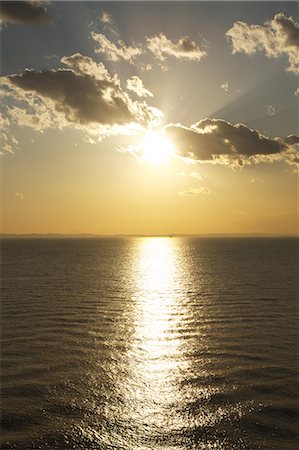 Sea at sunset at Tokyo Bay, Chiba Prefecture Stock Photo - Premium Royalty-Free, Code: 622-06487225