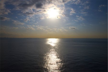simsearch:622-06398211,k - Sea at sunset at Tokyo Bay, Chiba Prefecture Photographie de stock - Premium Libres de Droits, Code: 622-06487249