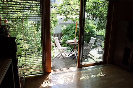 plants window - Room by the garden Stock Photo - Premium Royalty-Free, Code: 622-06548722