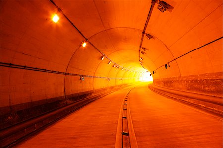 Road tunnel Photographie de stock - Premium Libres de Droits, Code: 622-06549336