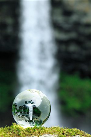 Glass globe Photographie de stock - Premium Libres de Droits, Code: 622-06549351