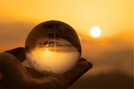 paz - Glass globe Foto de stock - Sin royalties Premium, Código: 622-06549389