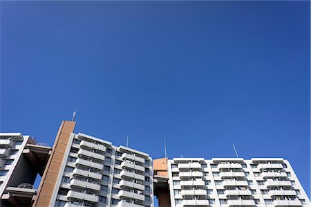 Residential area and blue sky Foto de stock - Sin royalties Premium, Código: 622-06549474