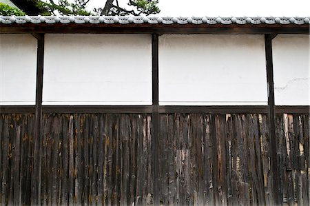 simsearch:622-07108945,k - Traditional Japanese house wall Photographie de stock - Premium Libres de Droits, Code: 622-06549506