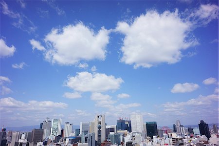 Osaka cityscape and cottony clouds Foto de stock - Sin royalties Premium, Código: 622-06809069