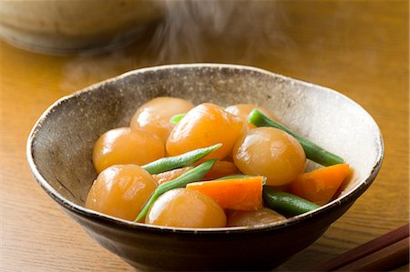 escalfado - Simmered Konnyaku dumplings Foto de stock - Sin royalties Premium, Código: 622-06809317