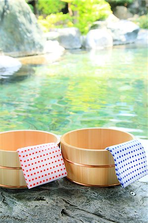 Cloths and tubs at open-air hot springs Stock Photo - Premium Royalty-Free, Code: 622-06809588