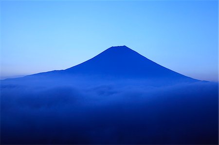 Mount Fuji and sea of clouds Photographie de stock - Premium Libres de Droits, Code: 622-06809649