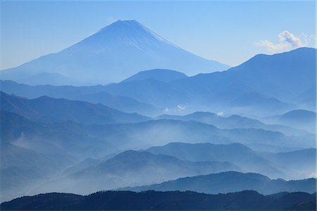 dorsale - Mount Fuji and clouds Photographie de stock - Premium Libres de Droits, Code: 622-06809640